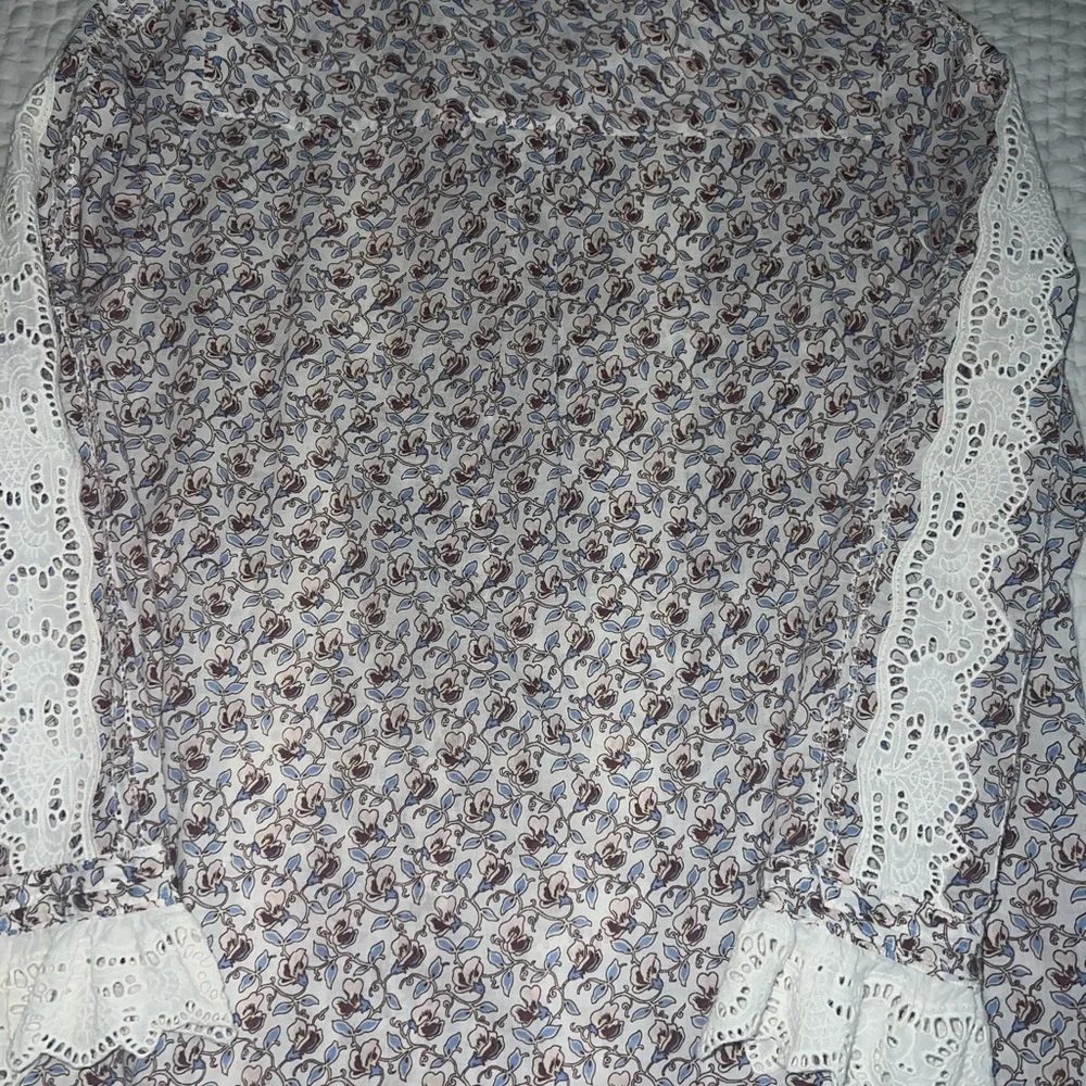 ME+EM Cotton Voile Sweet Pea Floral Printed Blouse White Crochet Trim US 10 NWOT - Picture 12 of 12